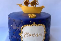 blue-and-gold-pirate-cake-scaled